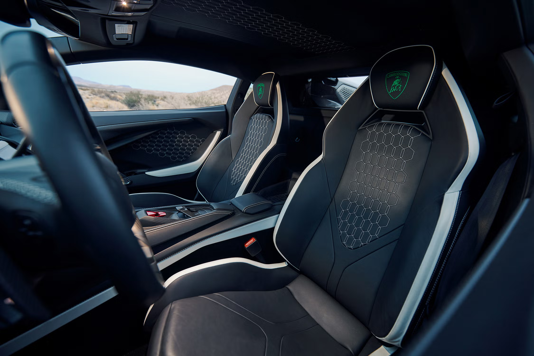 2024 Lamborghini Revuelto thumbnail 3