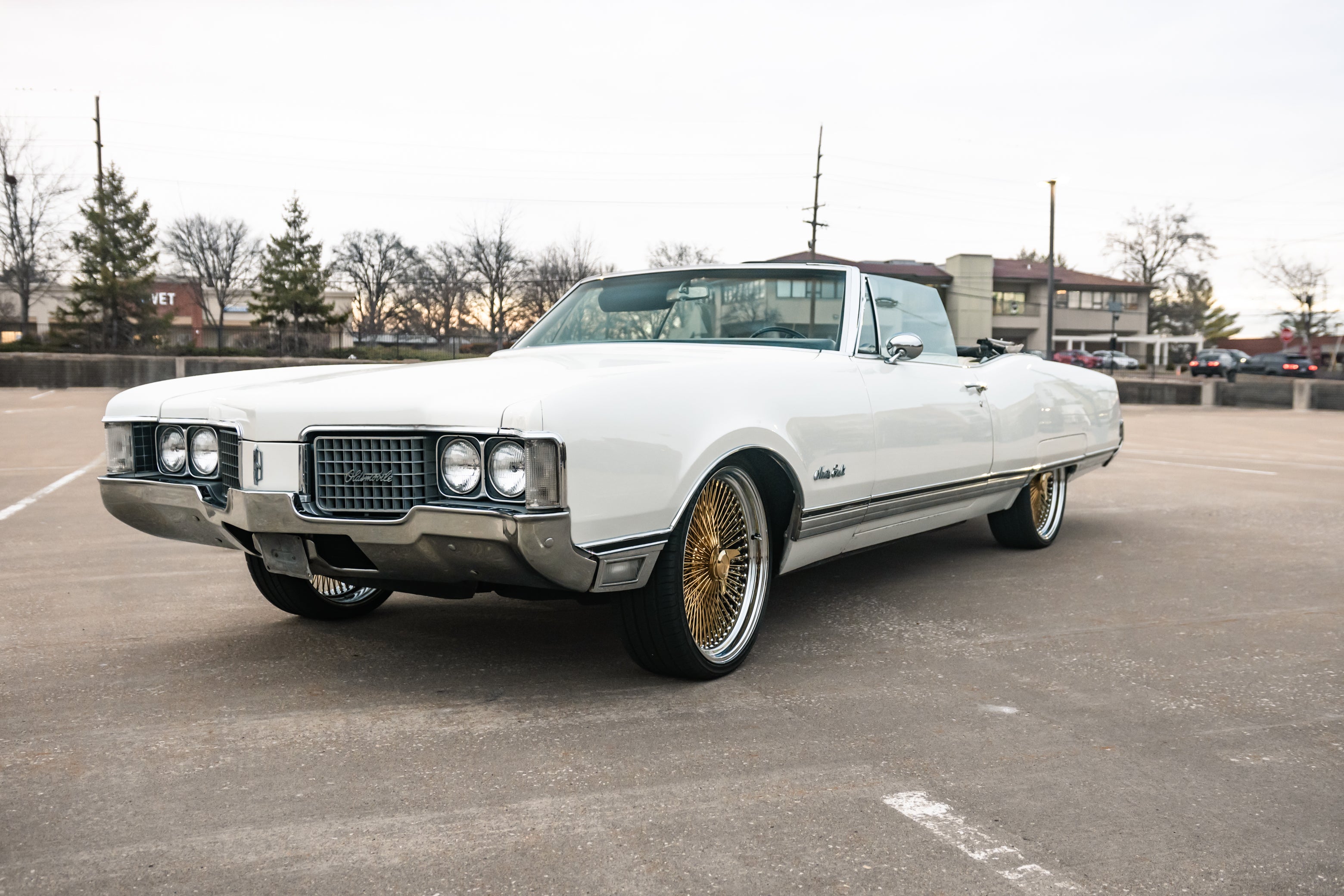 1968 Oldsmobile Ninety Eight - Photo 2