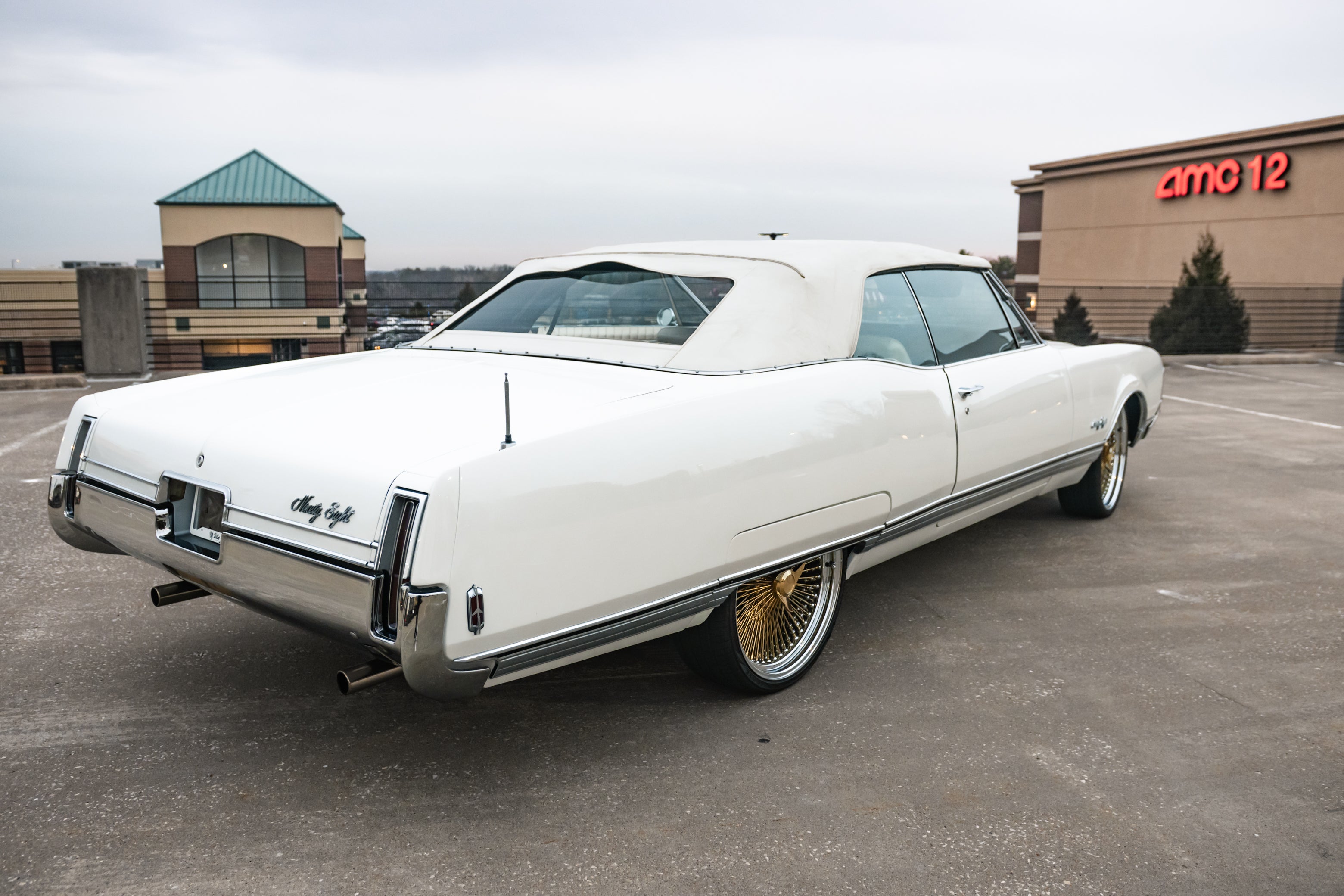1968 Oldsmobile Ninety Eight - Photo 23