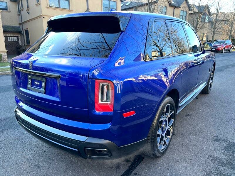 2023 Rolls-Royce Cullinan thumbnail 2