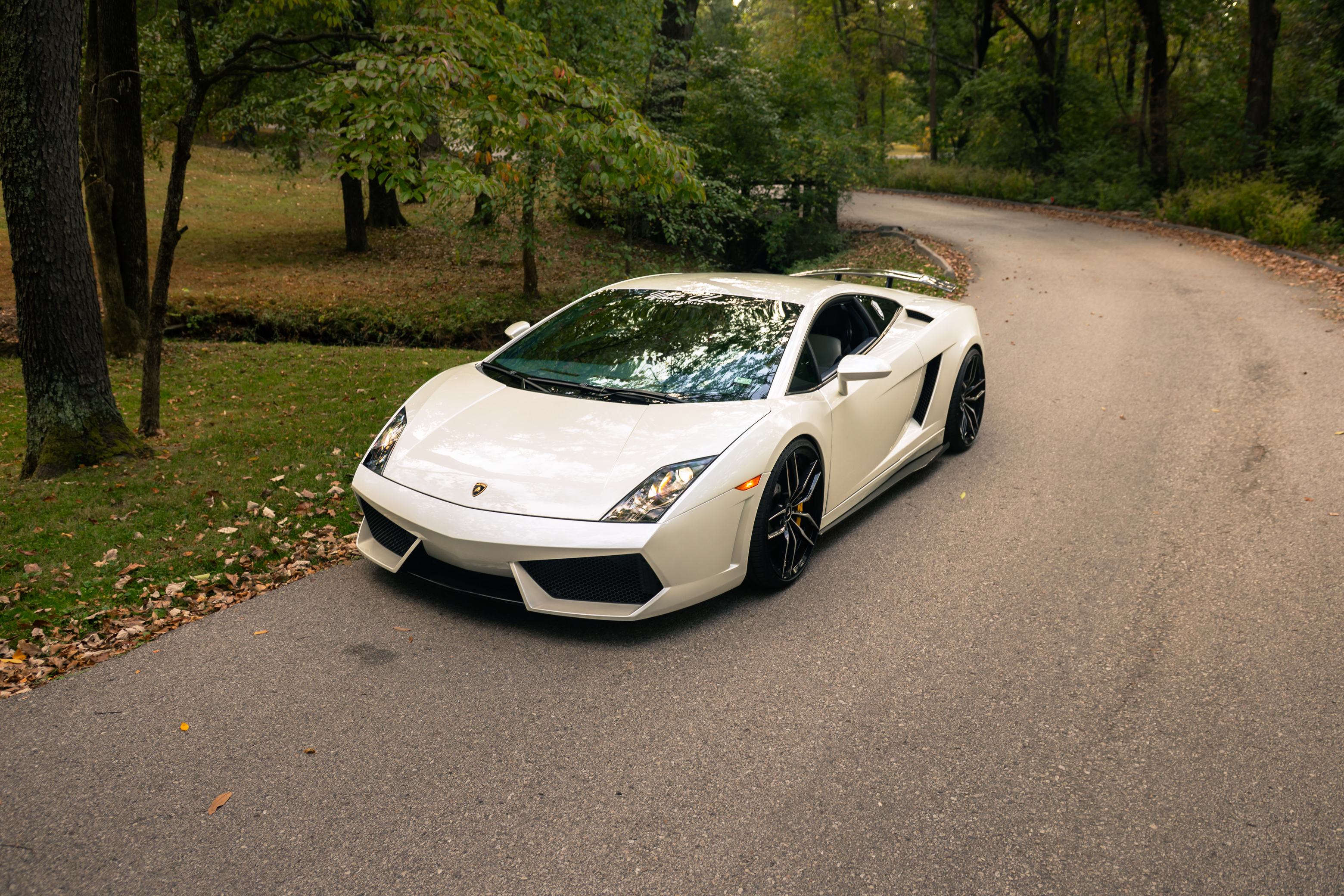 552 Horsepower. 5.2L V10. All-Four Wheels.