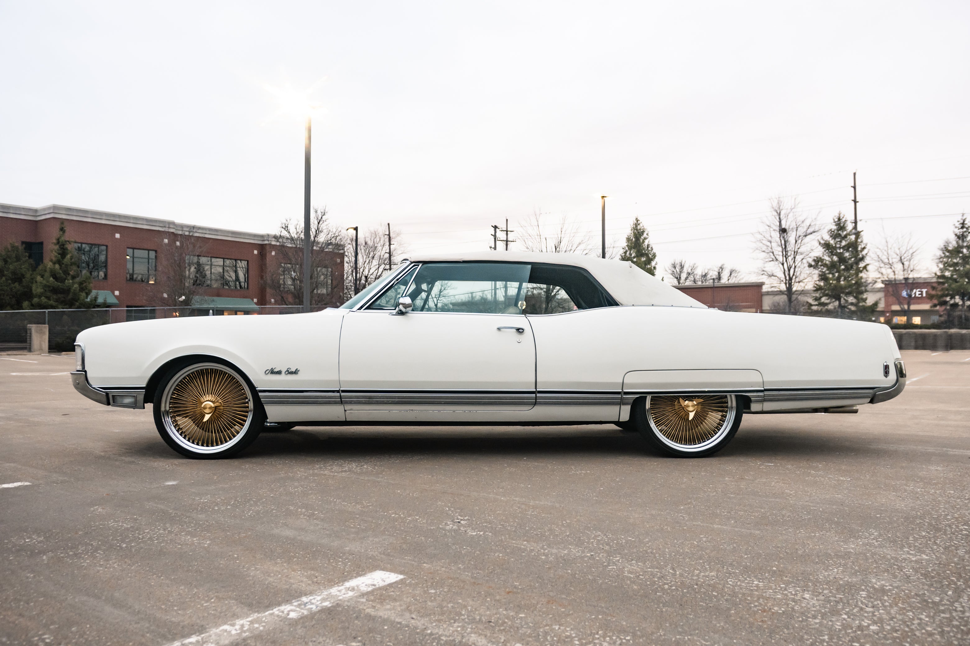 1968 Oldsmobile Ninety Eight - Photo 32