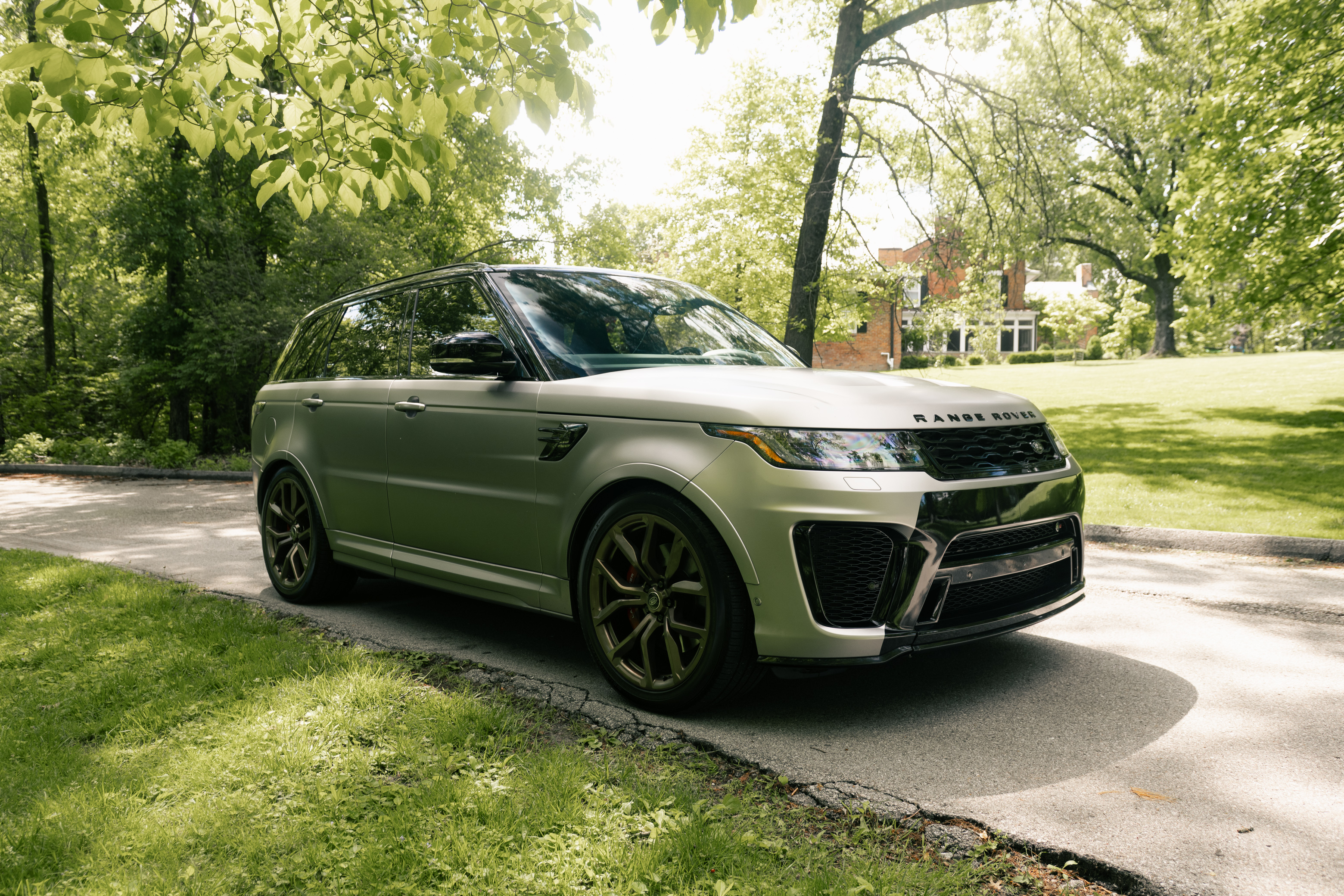 LUXURY MEETS PERFORMANCE