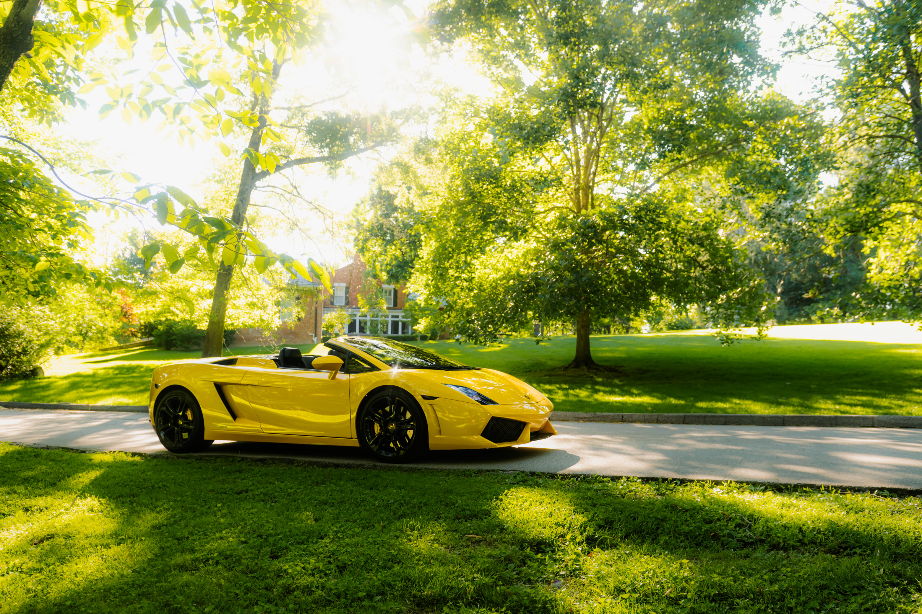 NATURALLY ASPIRATED V10. OPEN AIR. ALL-WHEEL DRIVE.