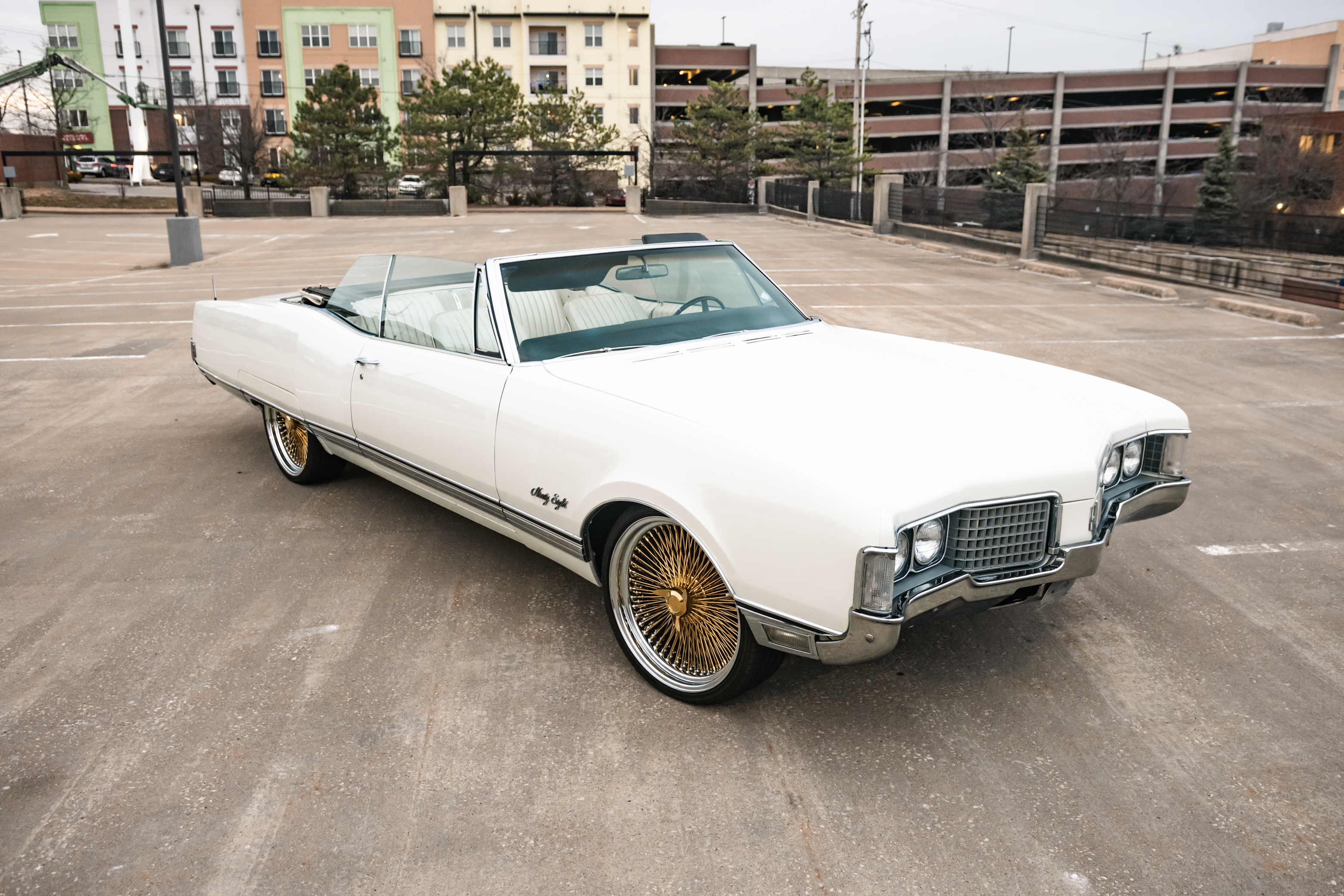 Oldsmobile Ninety Eight Cockpit