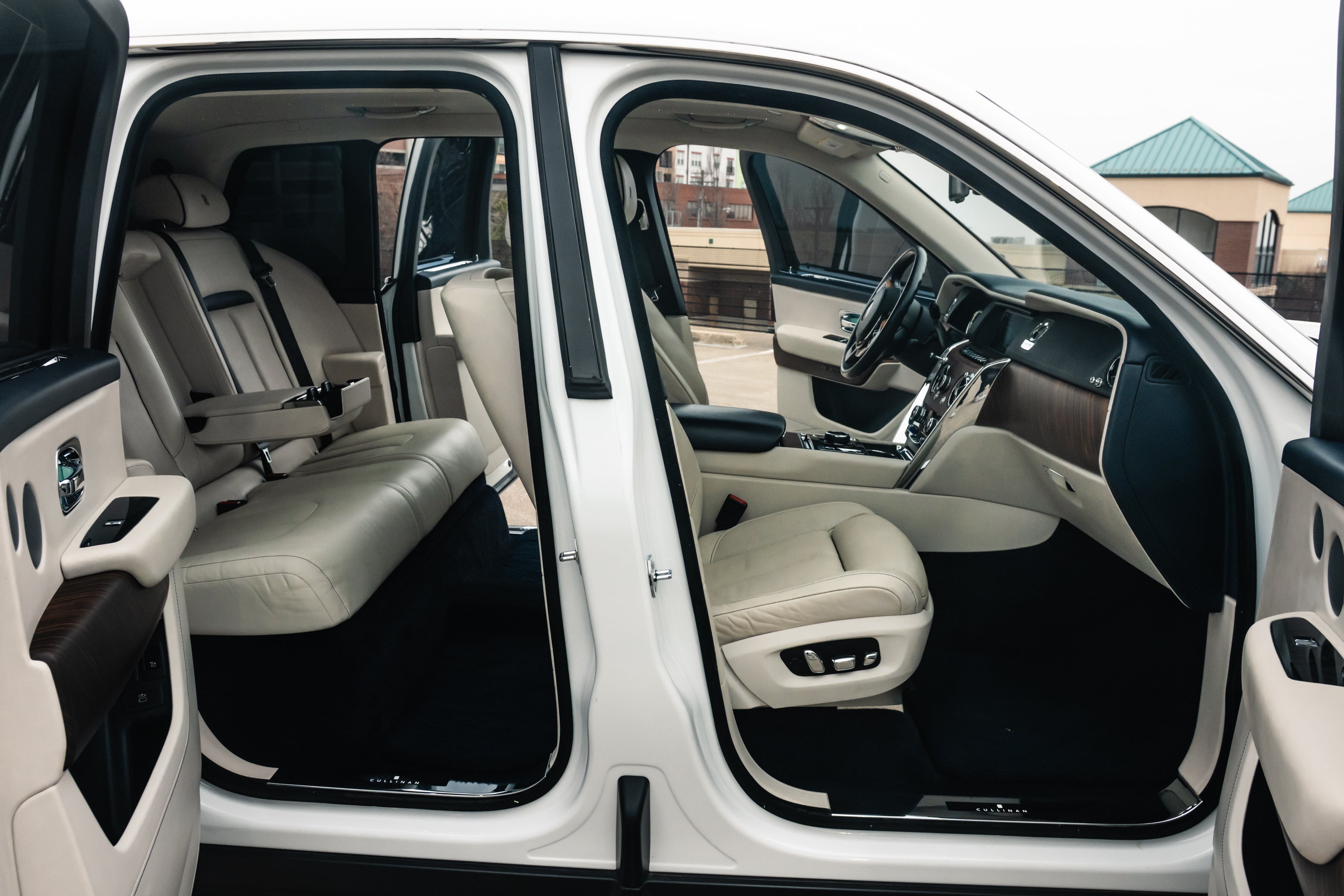 2021 Rolls-Royce Cullinan - Photo 17