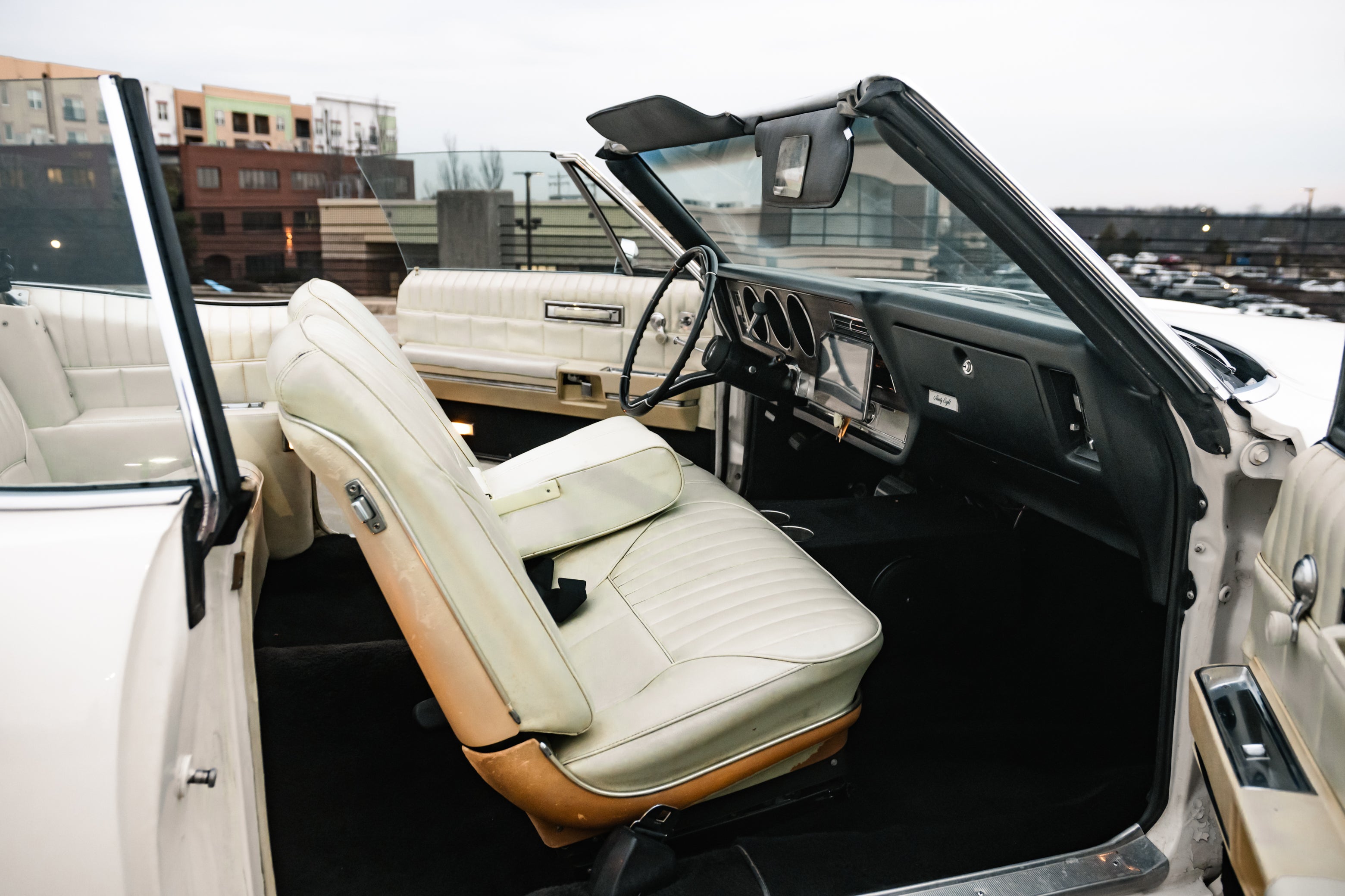 1968 Oldsmobile Ninety Eight - Photo 21