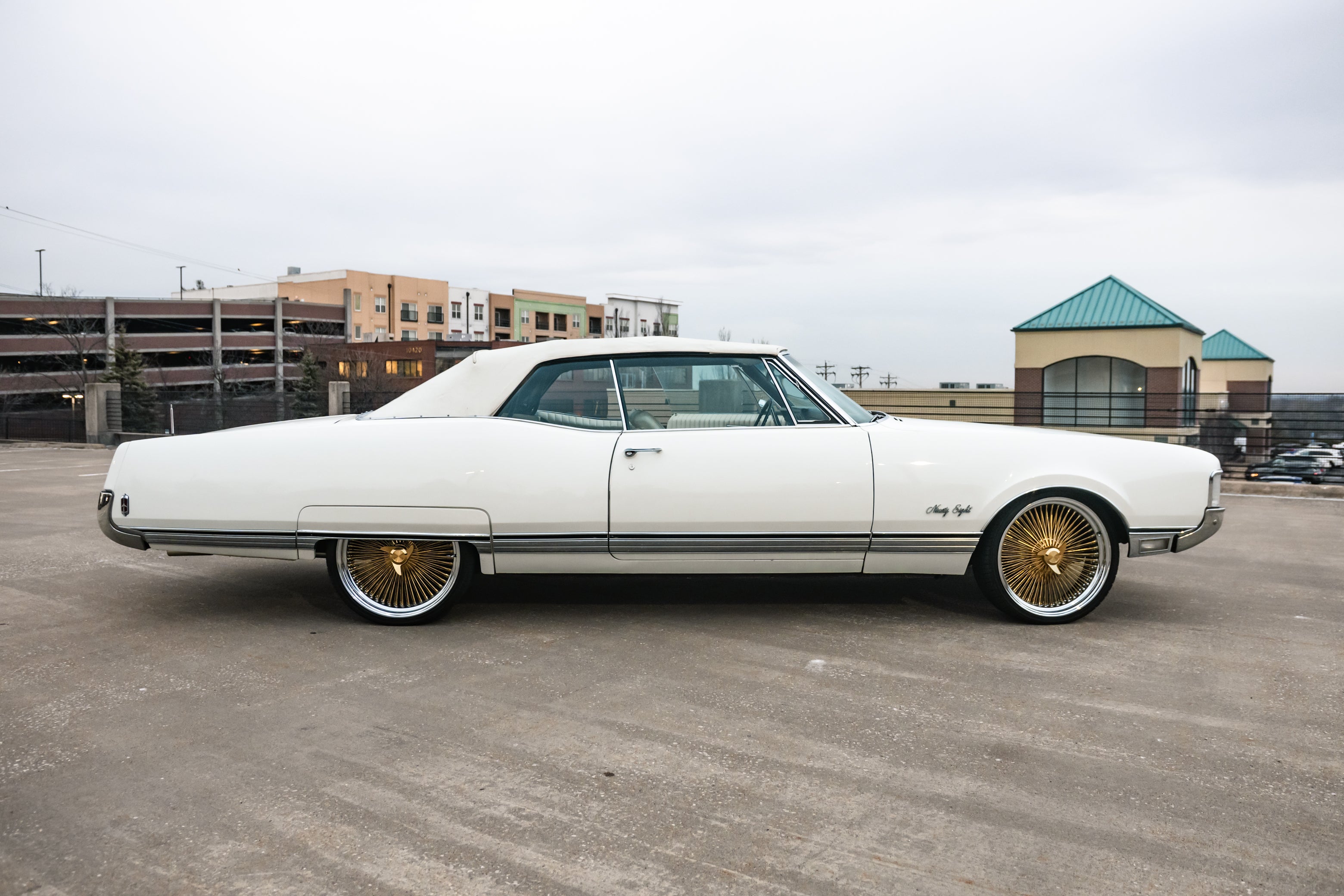 1968 Oldsmobile Ninety Eight - Photo 25