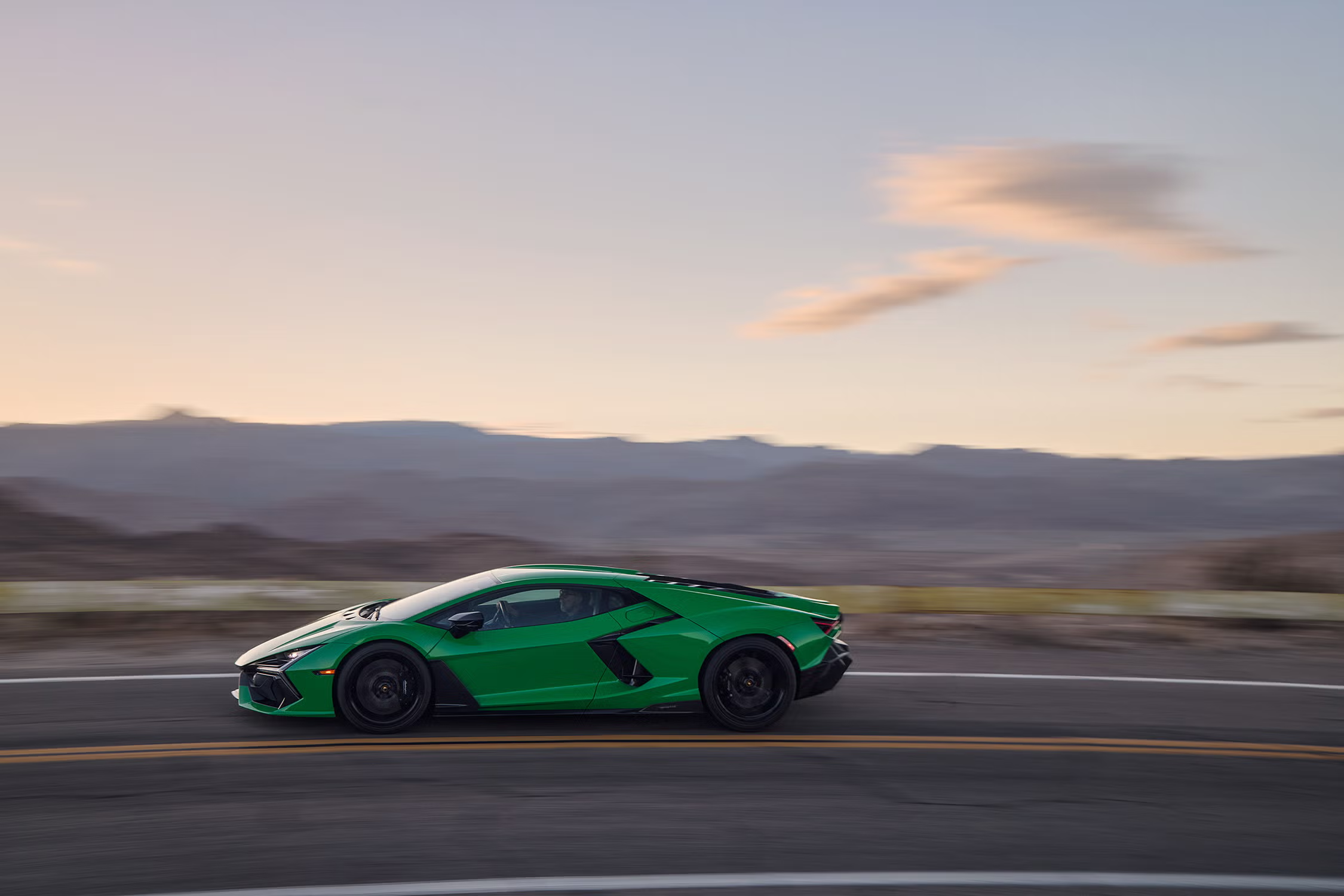 2024 Lamborghini Revuelto thumbnail 4