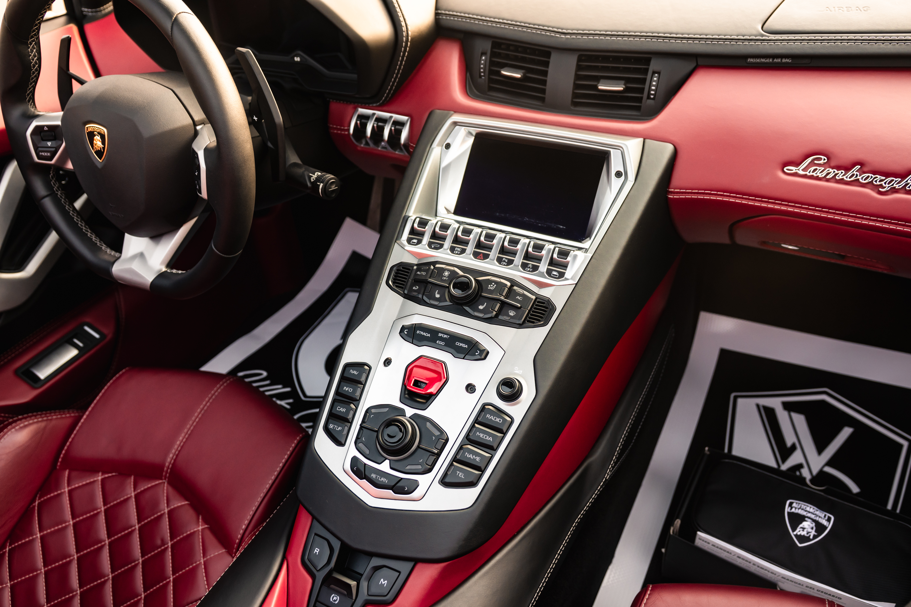 2018 Lamborghini Aventador - Photo 27